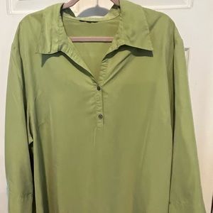 Nice green sueded tunic. Size is about a 3X. 3/4 sleeves